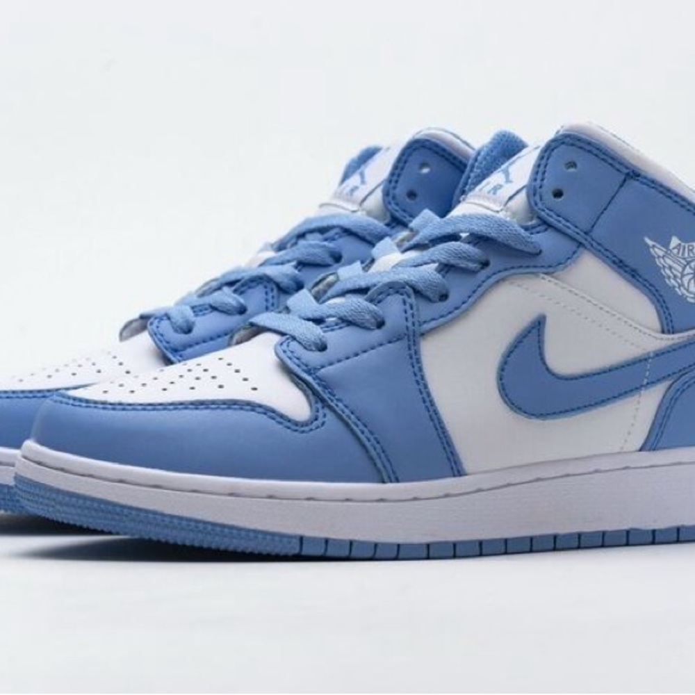 Nike UNC Jordan 1